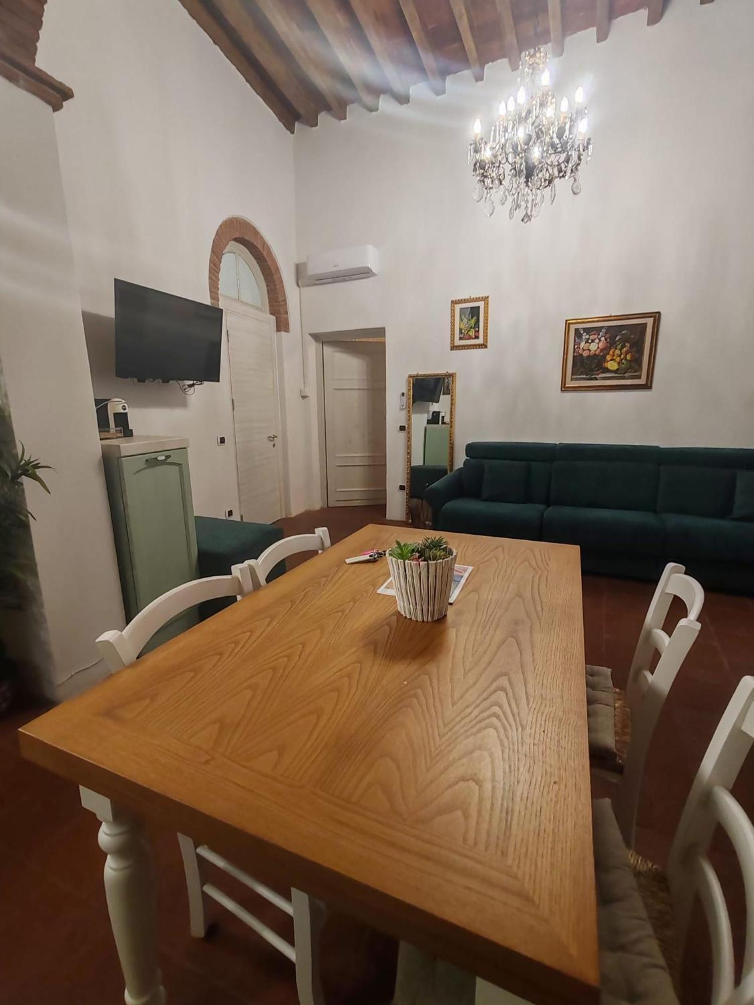 Corte Aranci E Corte Pini Deluxe In Historic Center Of *